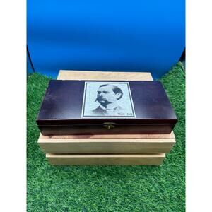 Wyatt Earp Knife Set with Badge and Sheath - Collector Set